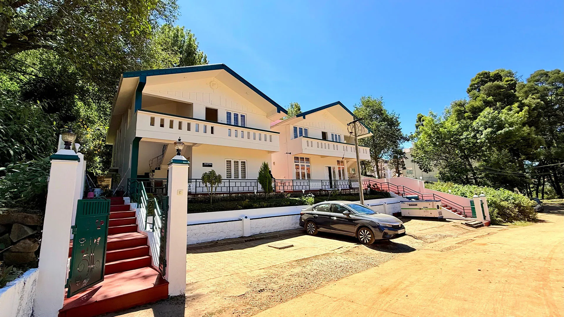 Seamless booking experience and luxury comfort at the best stays in Ooty.